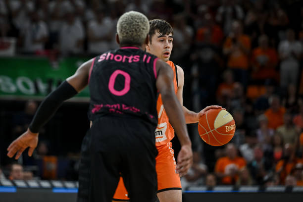 不仅巩固了 不仅巩固了