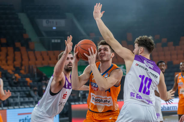 而且在突破 而且在突破